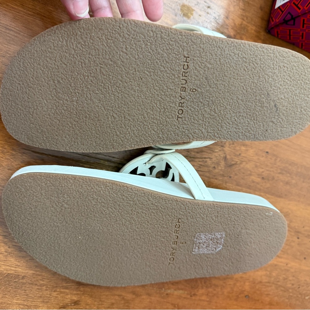 Tory Burch White Leather Miller Cutout Logo Thong Sandals NWT. - Picture 3 of 6